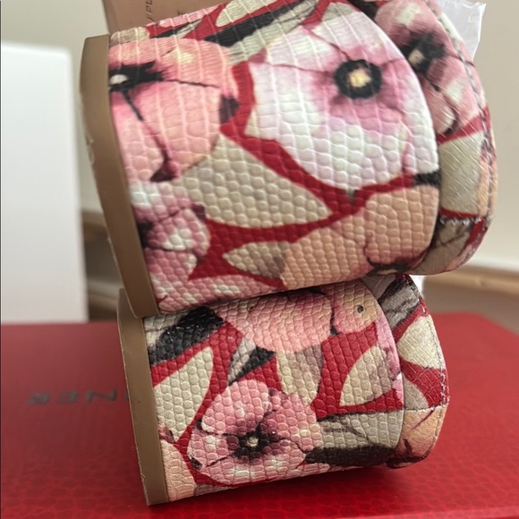 Donald Pliner Floral Pink Women's Mules - Picture 7 of 7